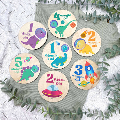 Dinosaurs newborn milestone discs, baby milestones, Dinosaurs, cute dinosaurs, space dinos
